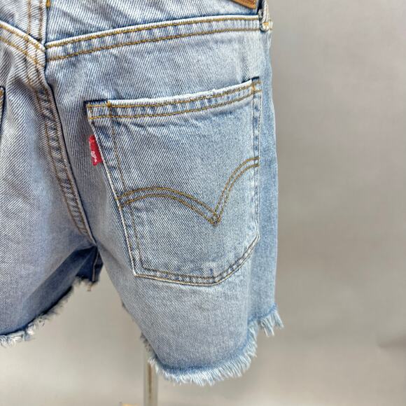 LEVI'S High Rise Wedgie Distressed Denim Cutoff Short in light wash size 29 - Picture 8 of 15